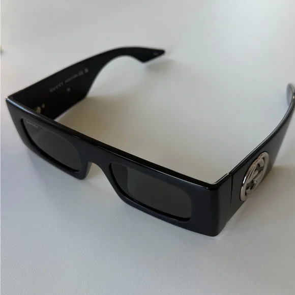 Gucci Sleek Black Sunglasses - Picture 2 of 6